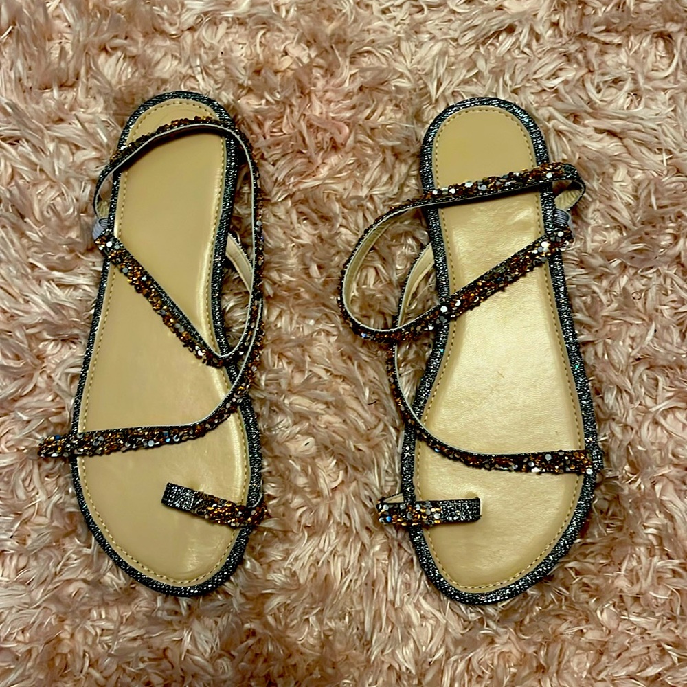 Flats/sandals. Wrap around ankle